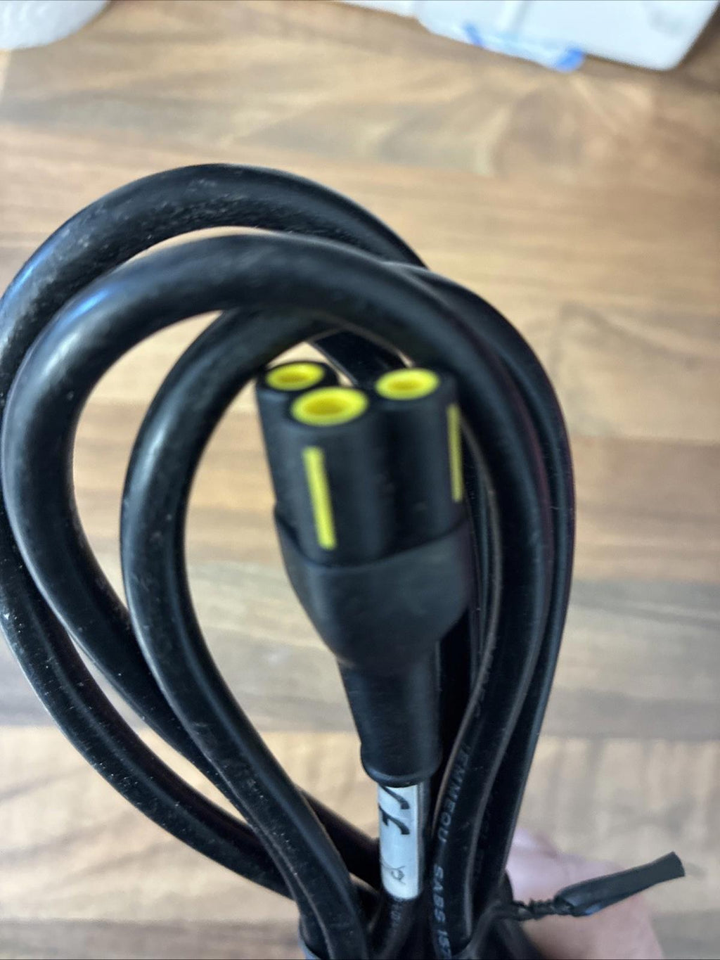 Cables UK 2m Clover Power Supply for Laptop